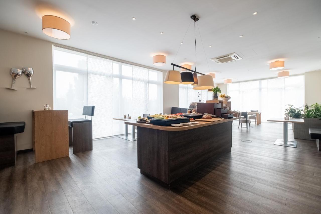 Amaro Hotel Бергкирхен Экстерьер фото
