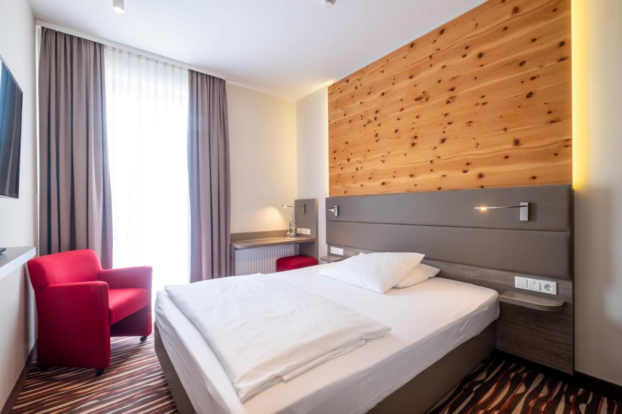 Amaro Hotel Бергкирхен Экстерьер фото