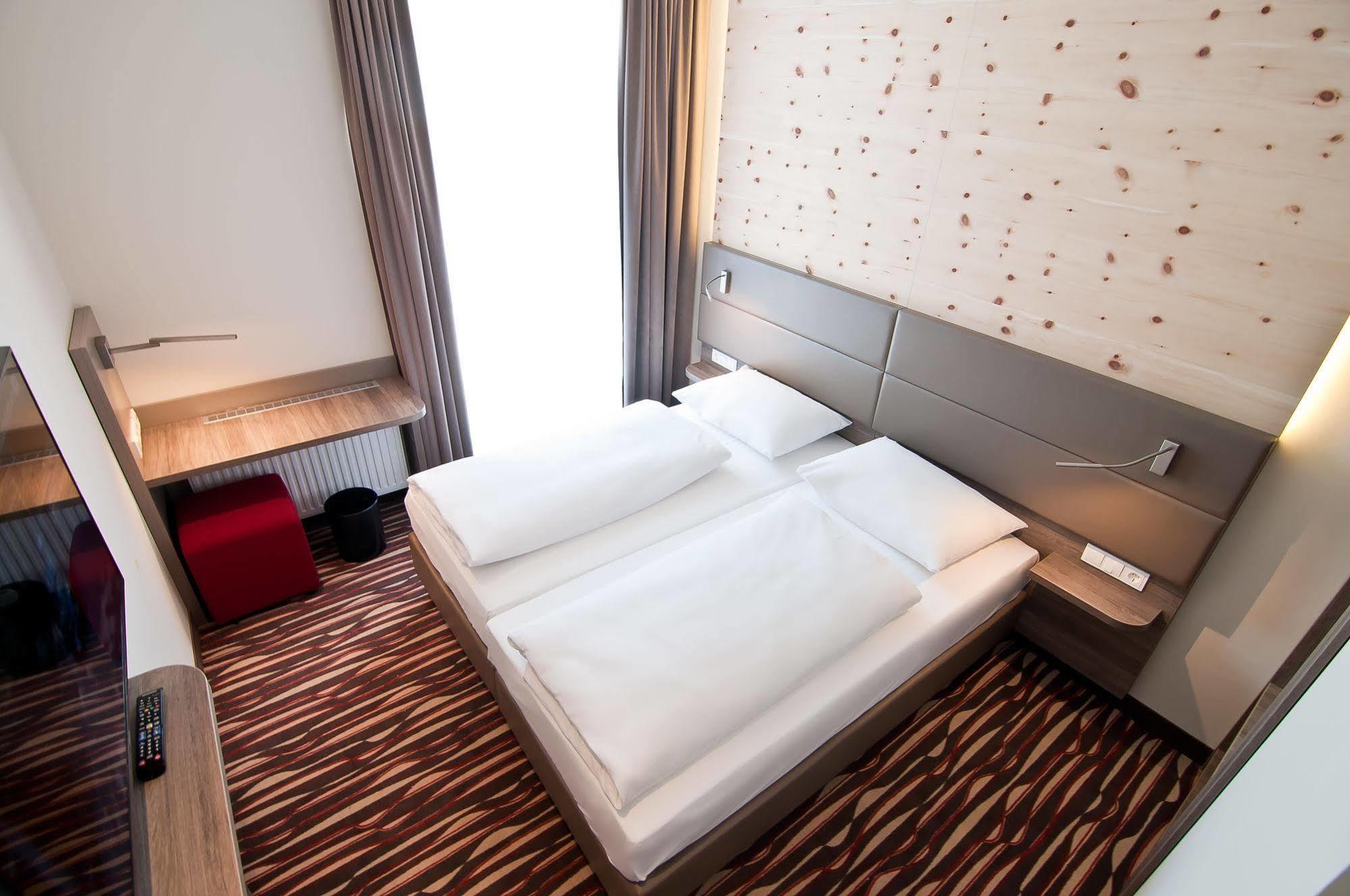 Amaro Hotel Бергкирхен Экстерьер фото