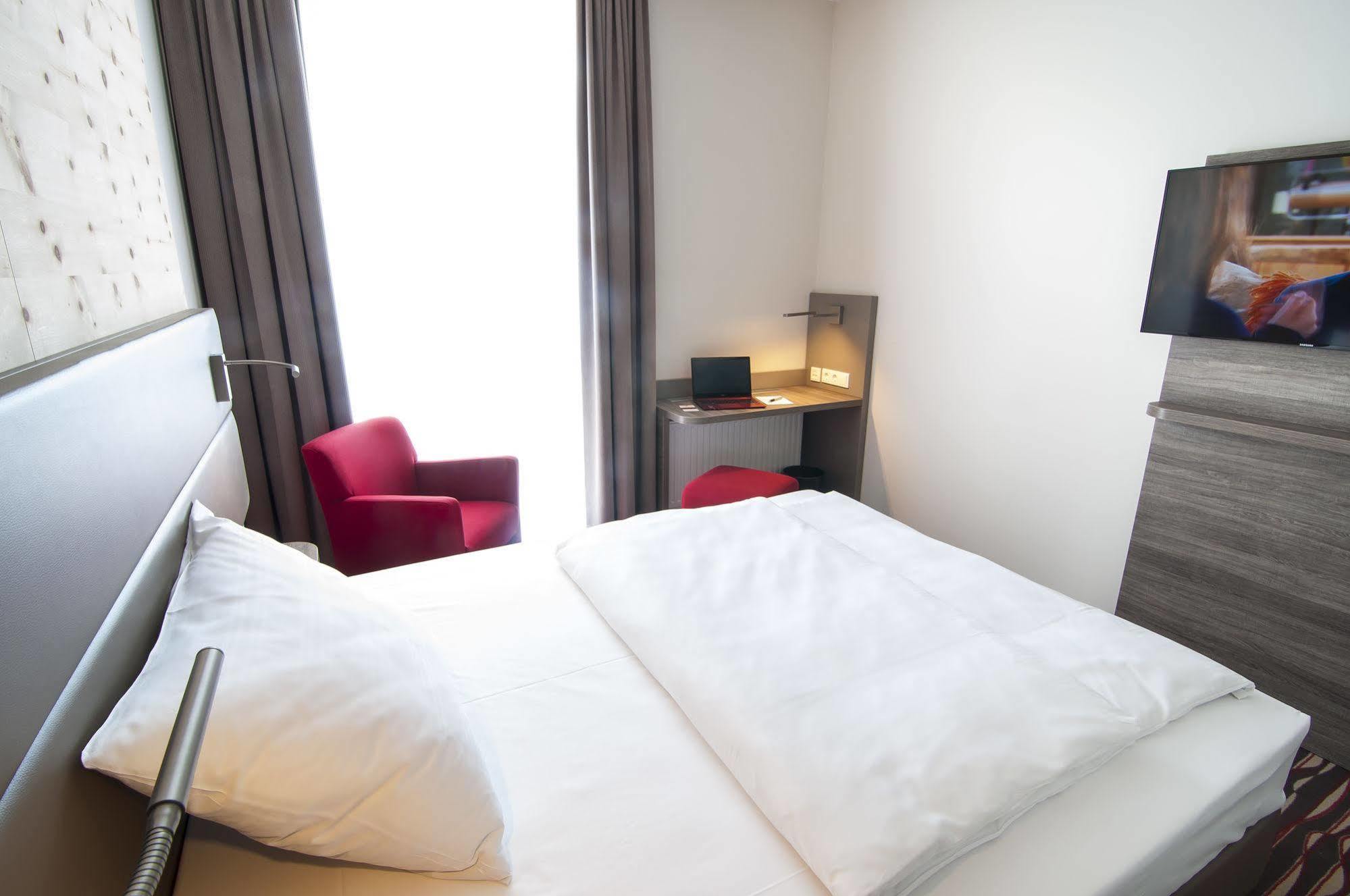 Amaro Hotel Бергкирхен Экстерьер фото