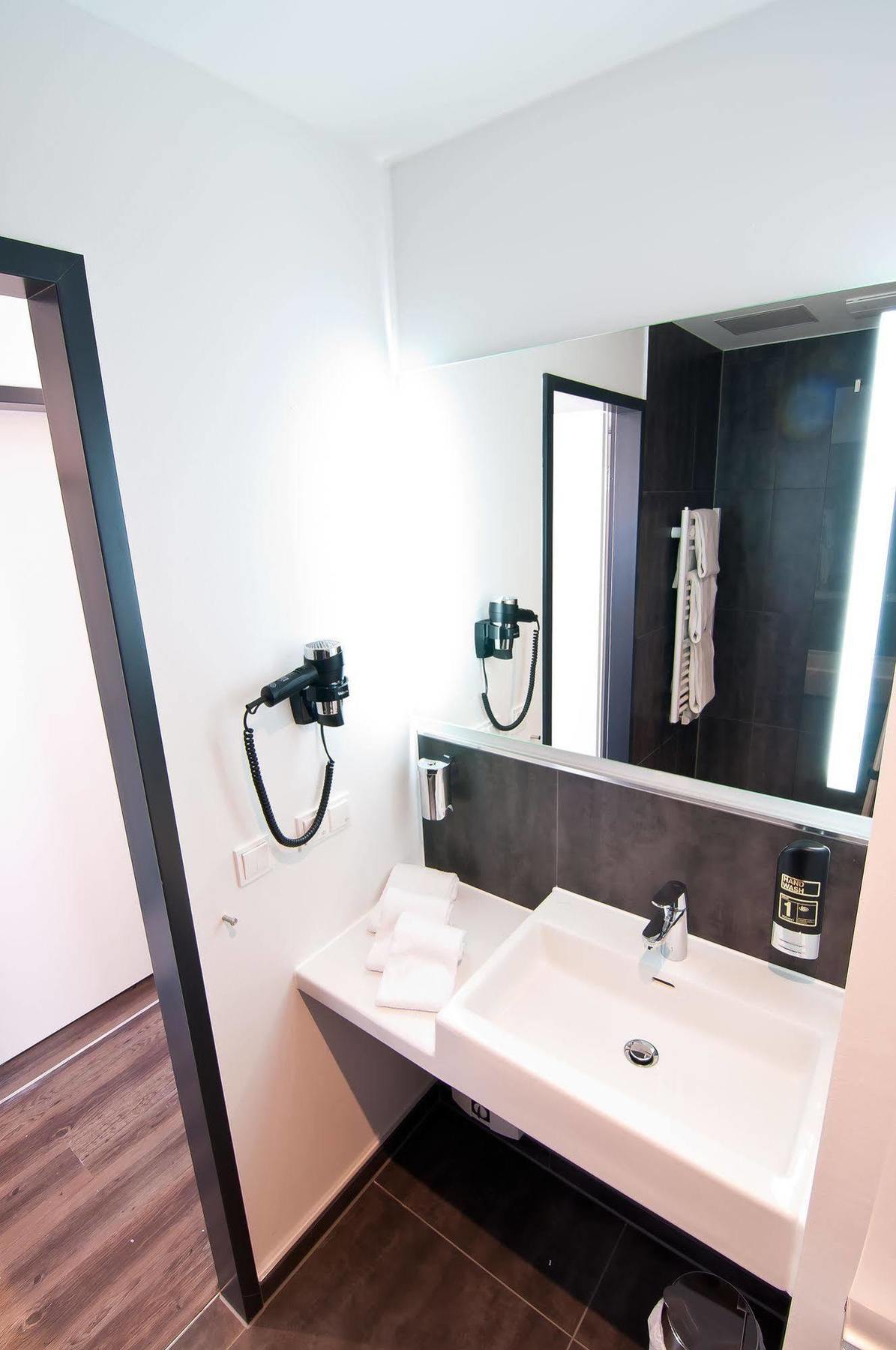 Amaro Hotel Бергкирхен Экстерьер фото