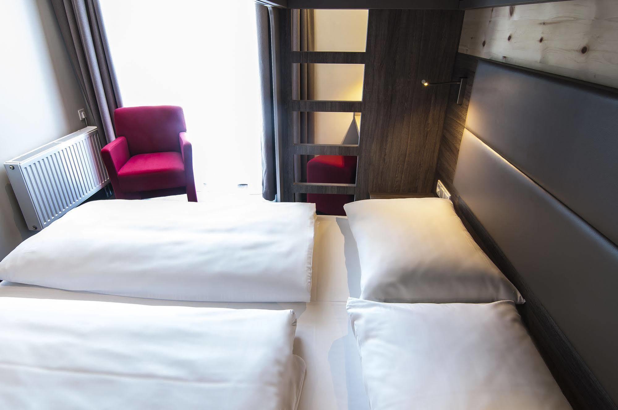 Amaro Hotel Бергкирхен Экстерьер фото
